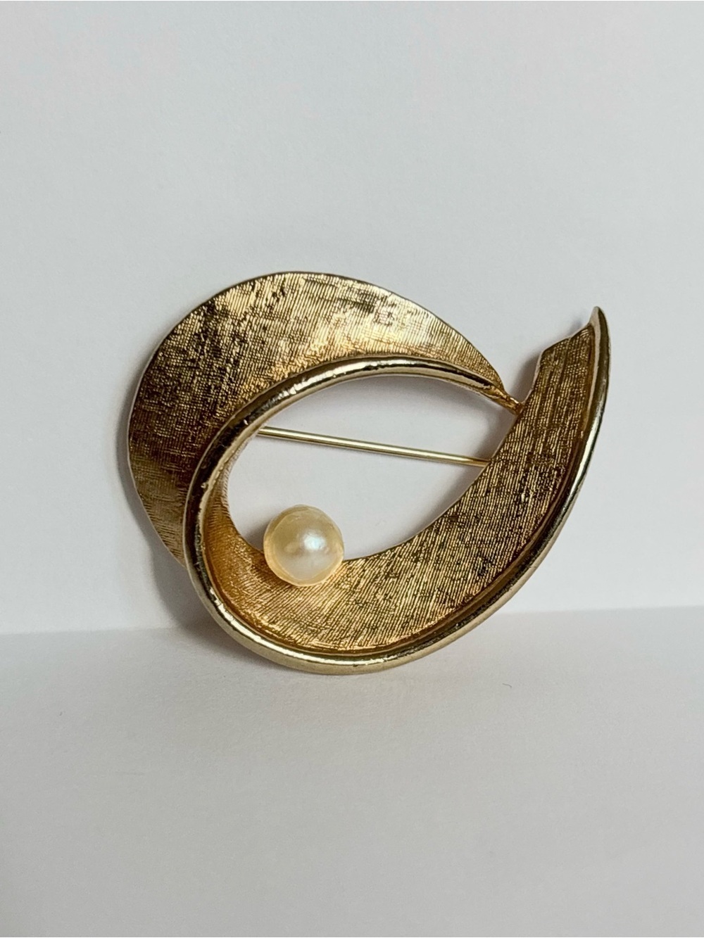 Vintage MCM Brooch Signed CAPRI Pearl Swirl Brooch Pin 1950s